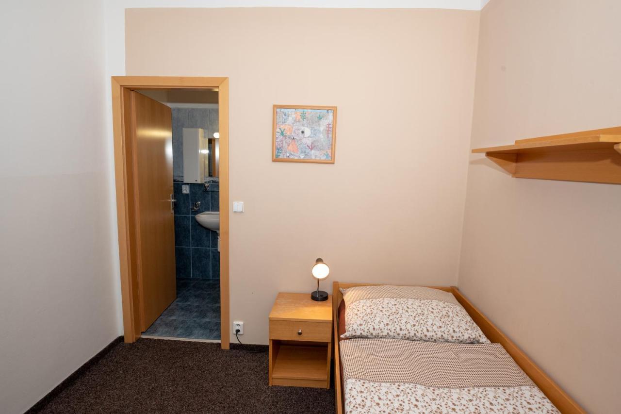 Penzion Maxim Trebon Bagian luar foto