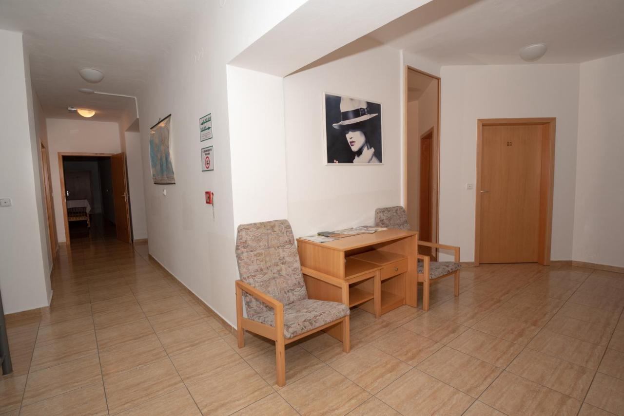Penzion Maxim Trebon Bagian luar foto